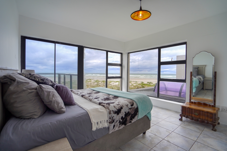 4 Bedroom Property for Sale in Van Riebeeckstrand Western Cape